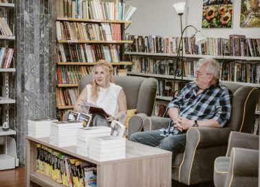 АЛЕКСАНДАР ТЕШИЋ ПРЕДСТАВИО СВОЈЕ НОВЕ КЊИГЕ У БИБЛИОТЕЦИ У КОСТОЛЦУ